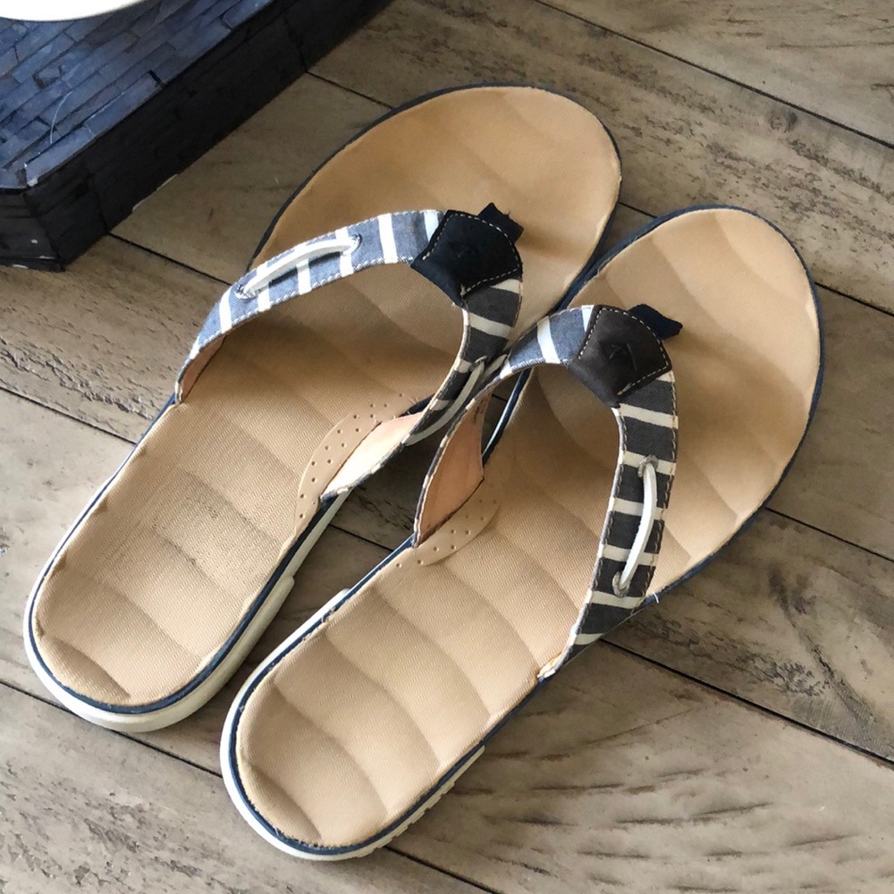 Women’s 9.5 Sperry sandals